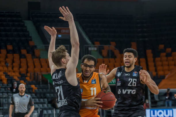 克罗斯与莫 克罗斯与莫