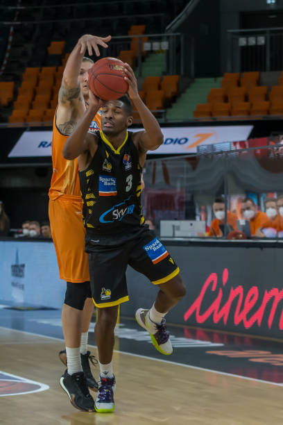 河南队的拦 河南队的拦